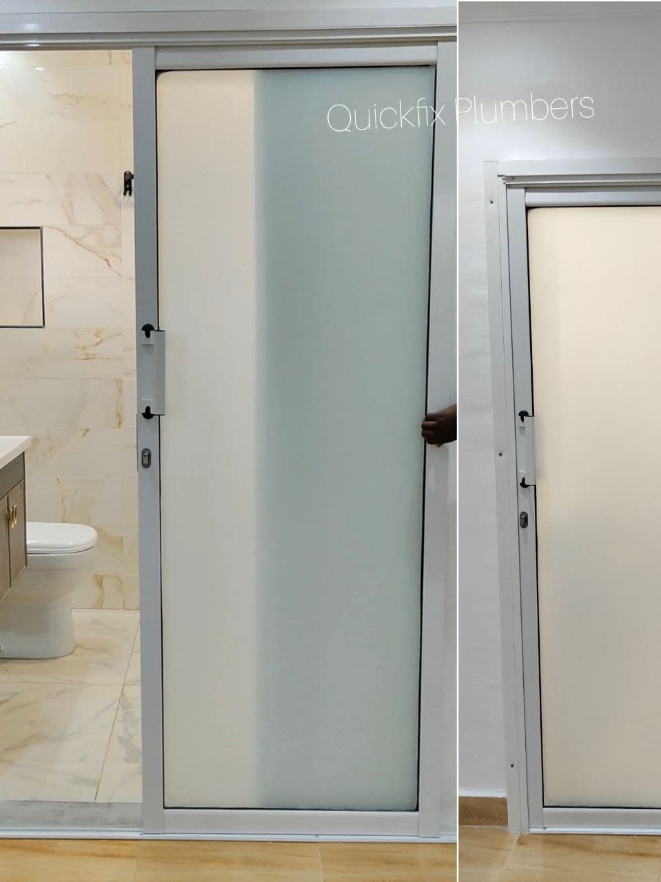 Aluminium bathroom sliding door