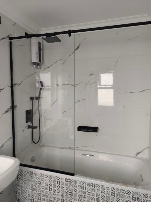 Glass Bathtub Shower Screen | Frameless & Watertight | Quickfix Nairobi